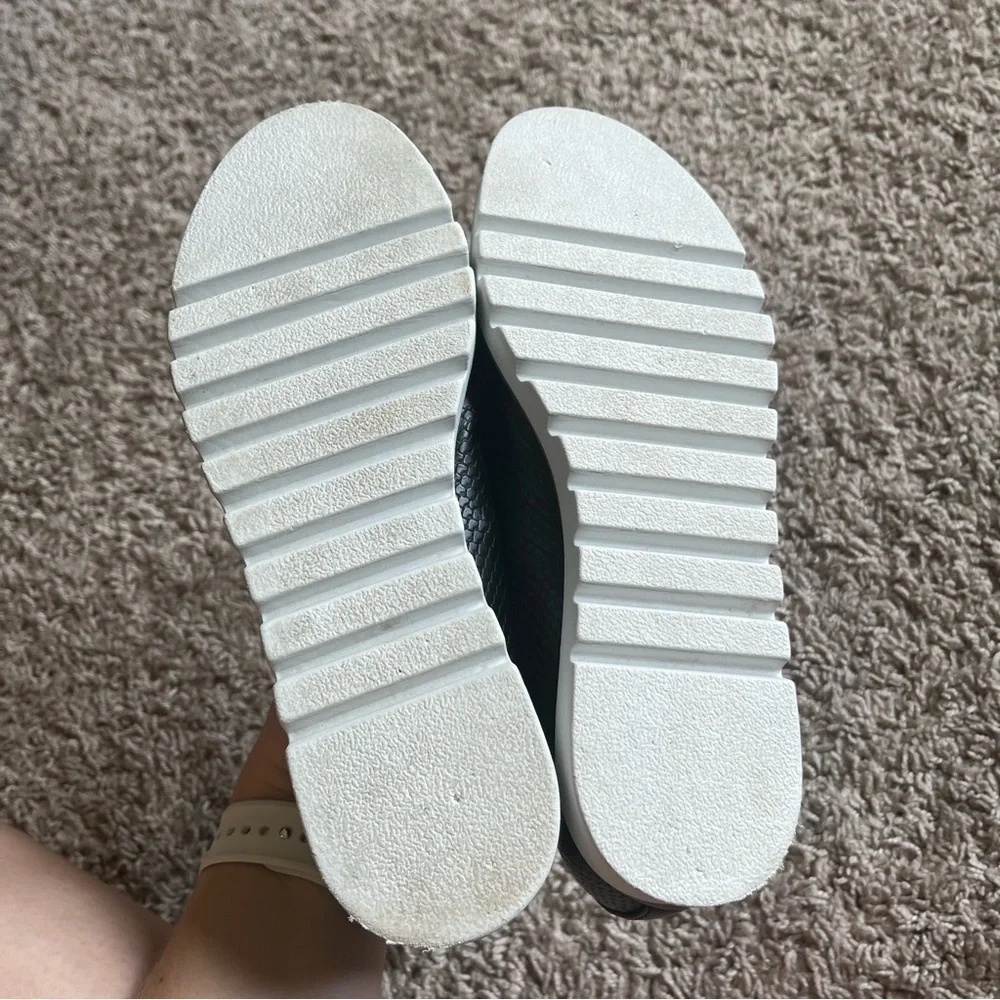 New Directions black slip on flats shoes